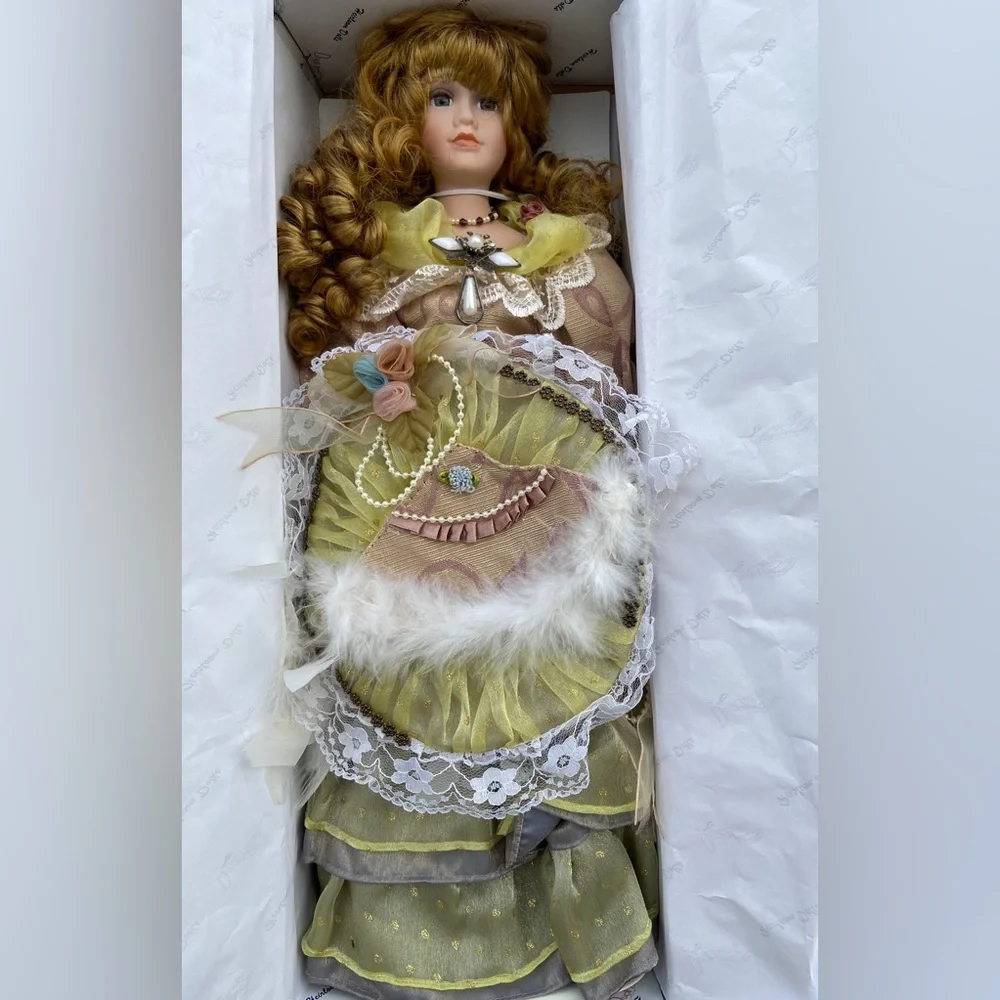 NWOT Meet “Jasmine” She’s StrawberryBlond,HazelEyes, PorcelainSkin,StunningDoll🎄
